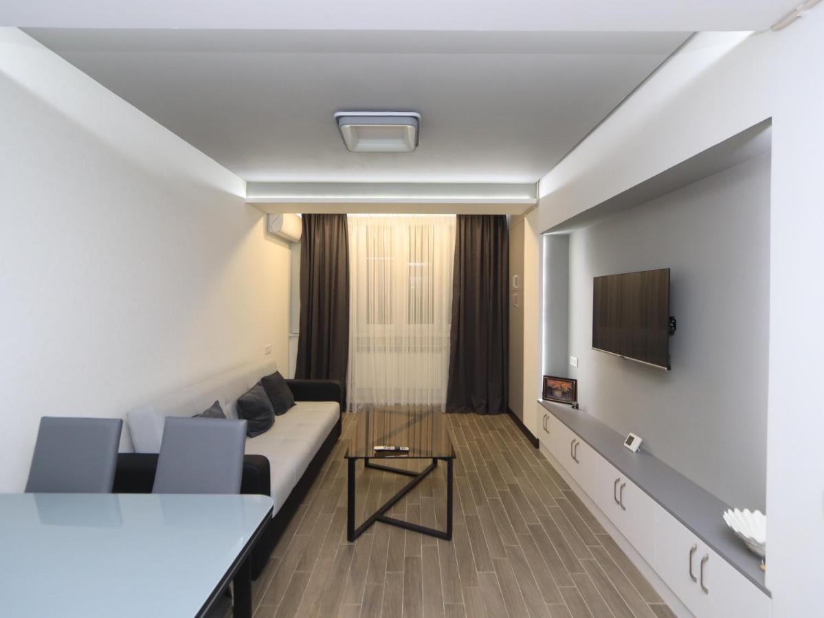 Center Of Apartment *